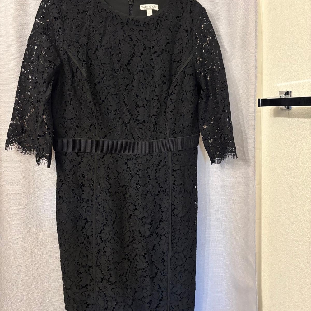 Eva Mendes Elegant Black Lace Dress
